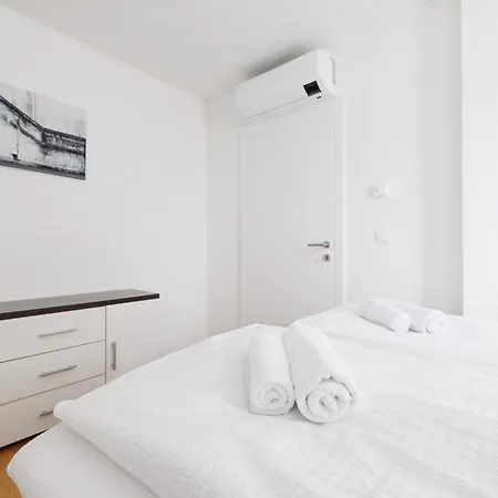 Symphony Apartments 38 - Modern Loft With Terrace And Grill In Central Location Vienna Exterior photo
